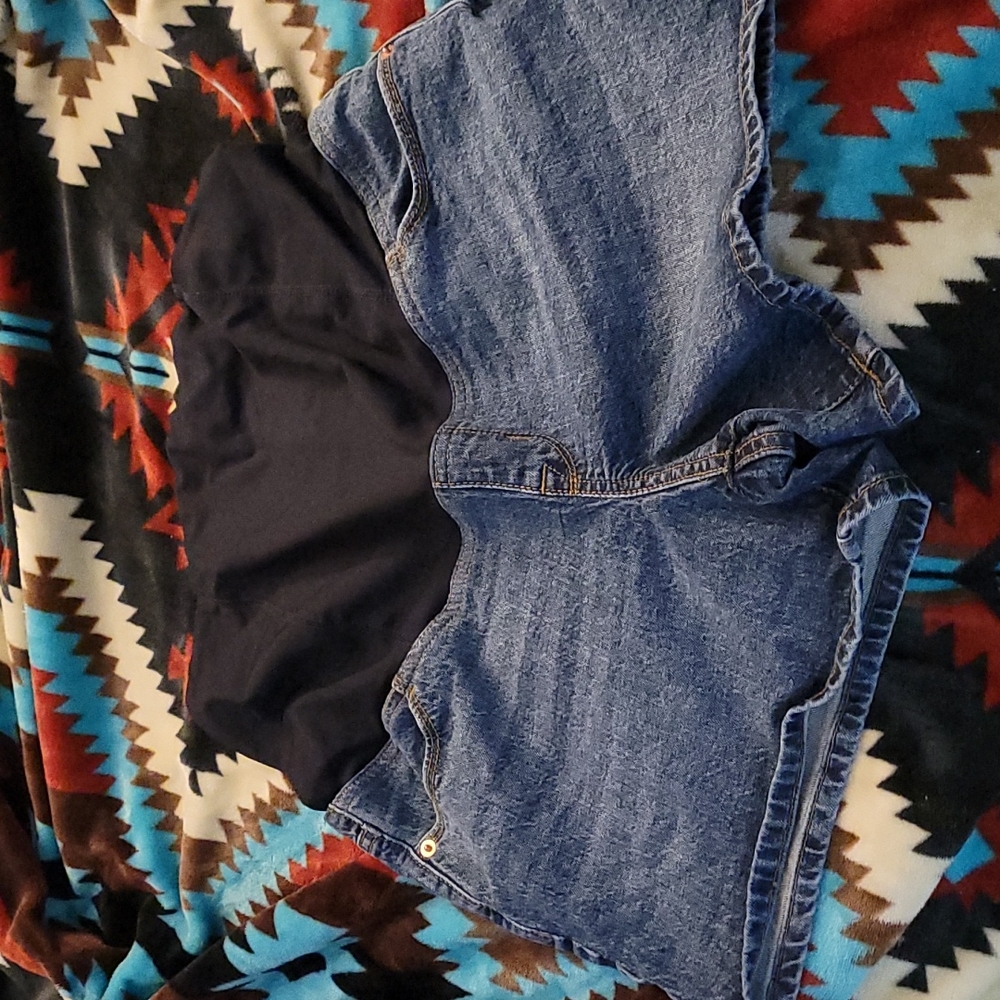 Maternity shorts
